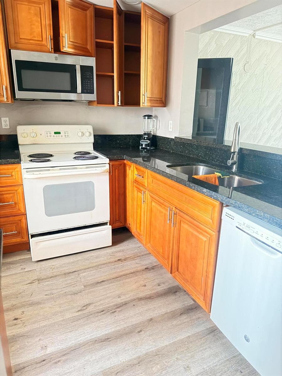 6451 N University Drive # Apt 212, Tamarac, FL 33321 photo 3