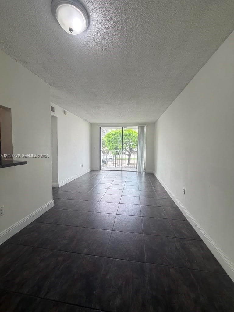 8185 NW 7th St # 218, Miami, FL 33126 photo 4