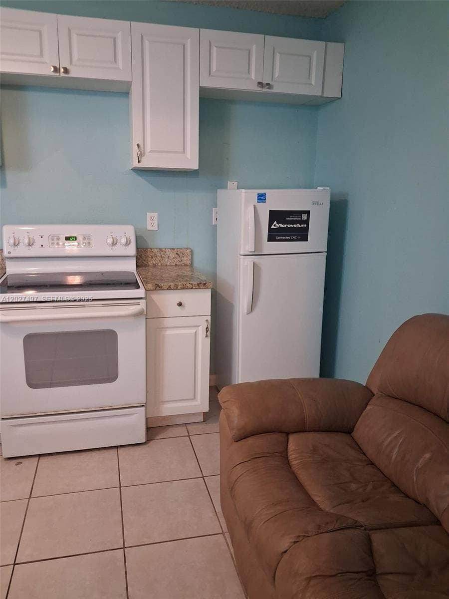 1800 Pinehurst Dr # 1, West Palm Beach, FL 33407 photo 5