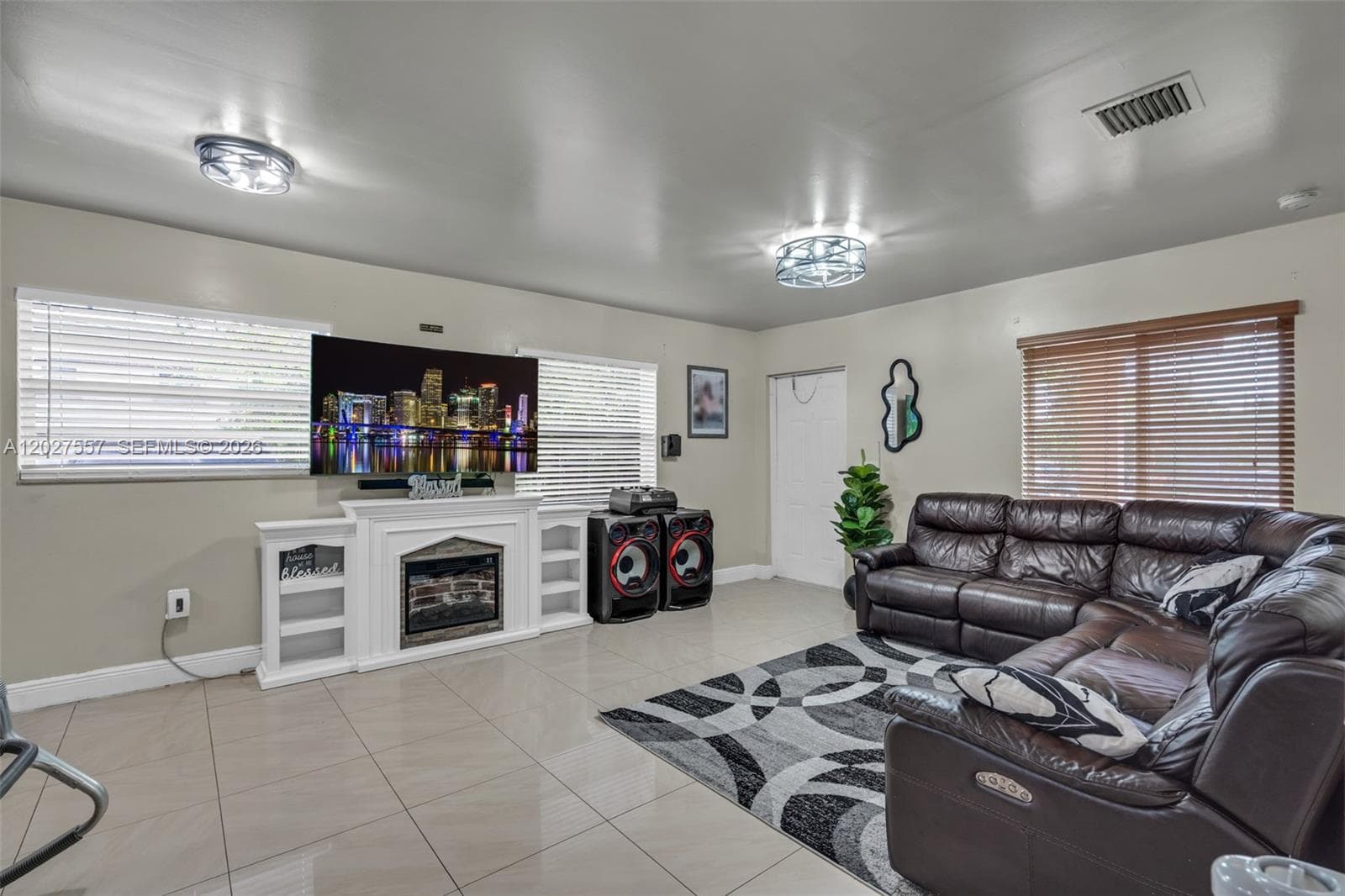 2986 NW 26th St, Miami, FL 33142 photo 4