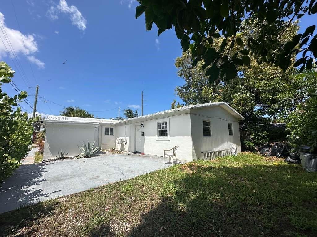 685 SW 7th Ter, Dania Beach, FL 33004 photo 5