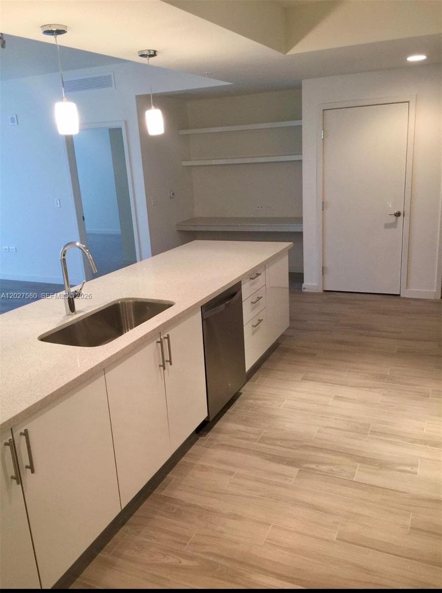 999 SW 1st Ave # 2005, Miami, FL 33130 photo 2