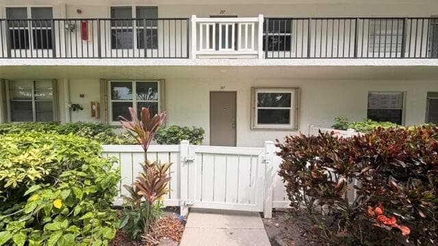 24 Abbey Lane # 107, Delray Beach, FL 33446 photo 2