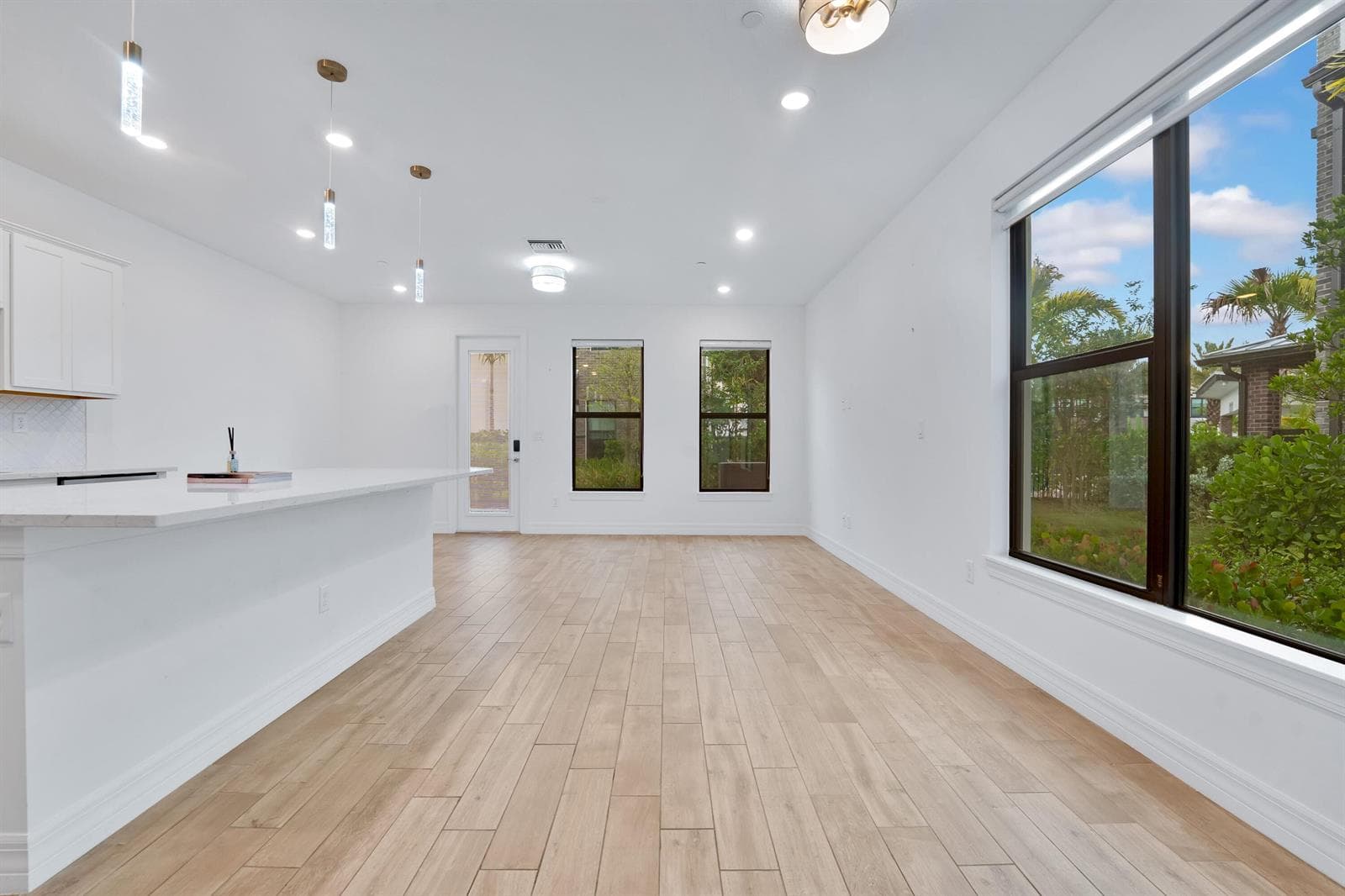 8358 NW 7th Place, Plantation, FL 33324 photo 4