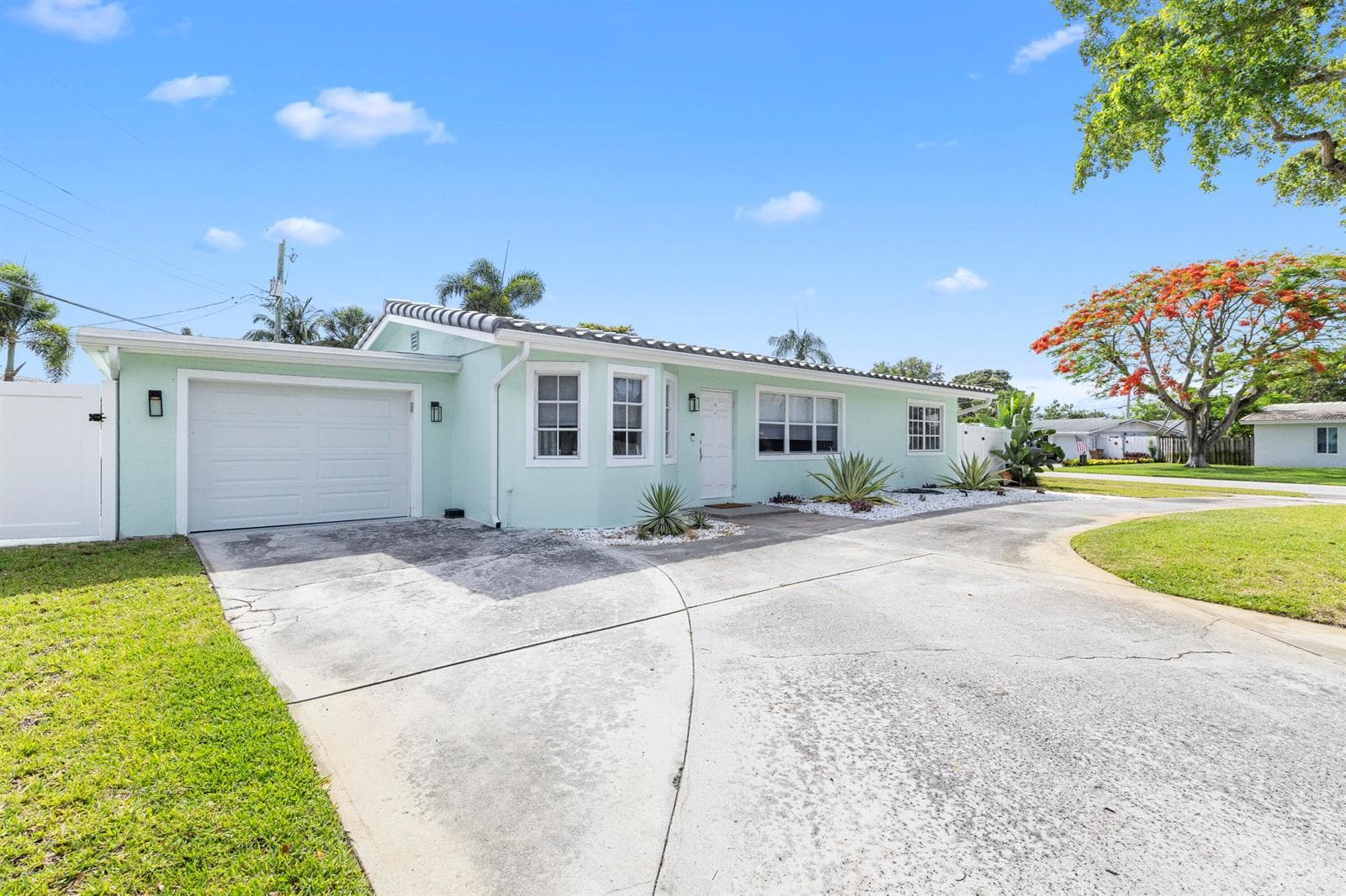 612 SE 10th Avenue, Deerfield Beach, FL 33441 photo 2