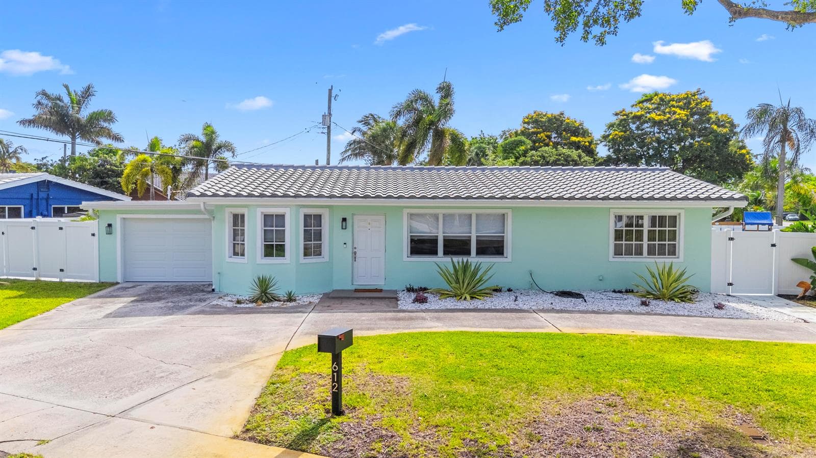 612 SE 10th Avenue, Deerfield Beach, FL 33441 photo 3