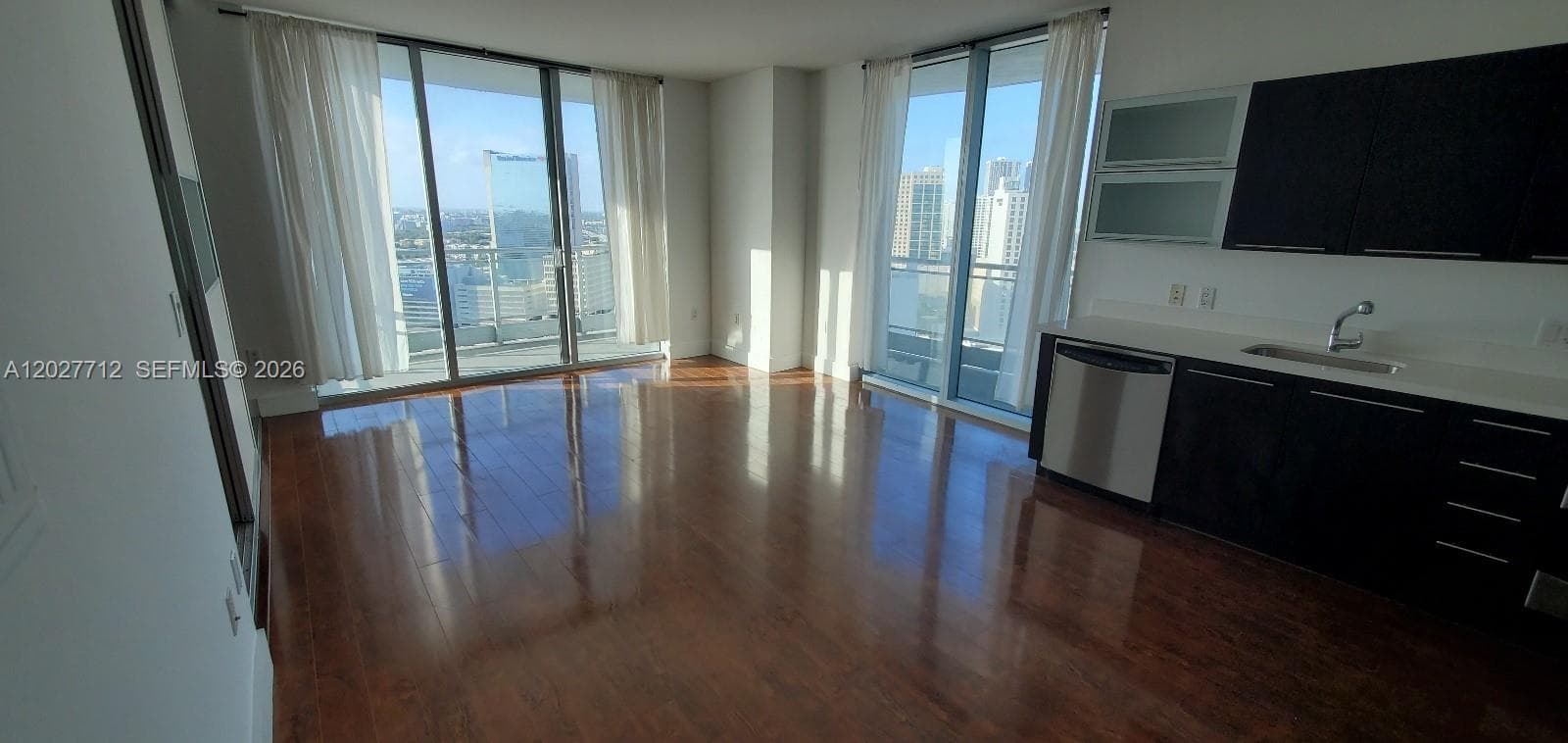 90 SW 3rd St # 2705, Miami, FL 33130 photo 4