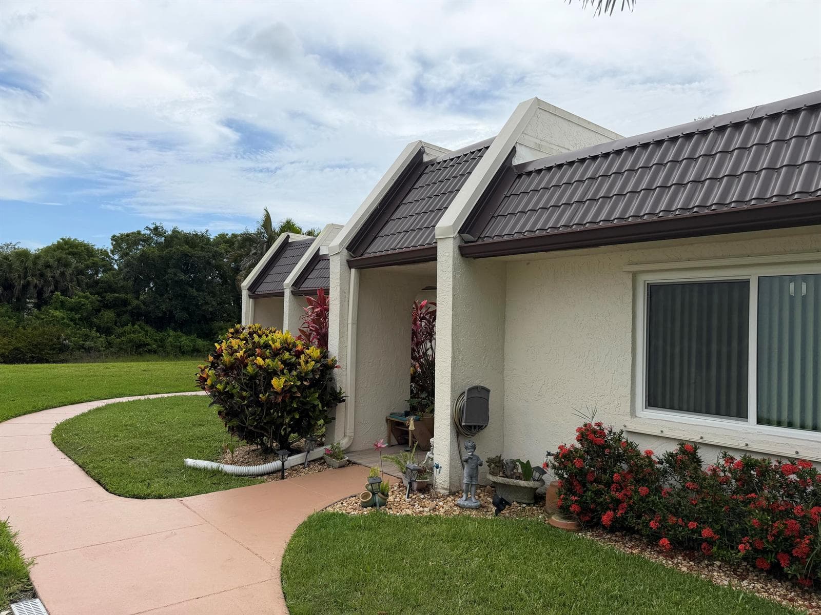 212 Lake Susan Lane, West Palm Beach, FL 33411 photo 2