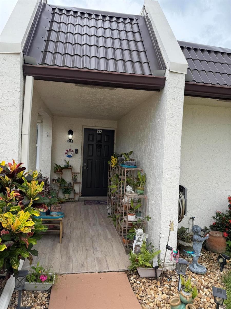 212 Lake Susan Lane, West Palm Beach, FL 33411 photo 3