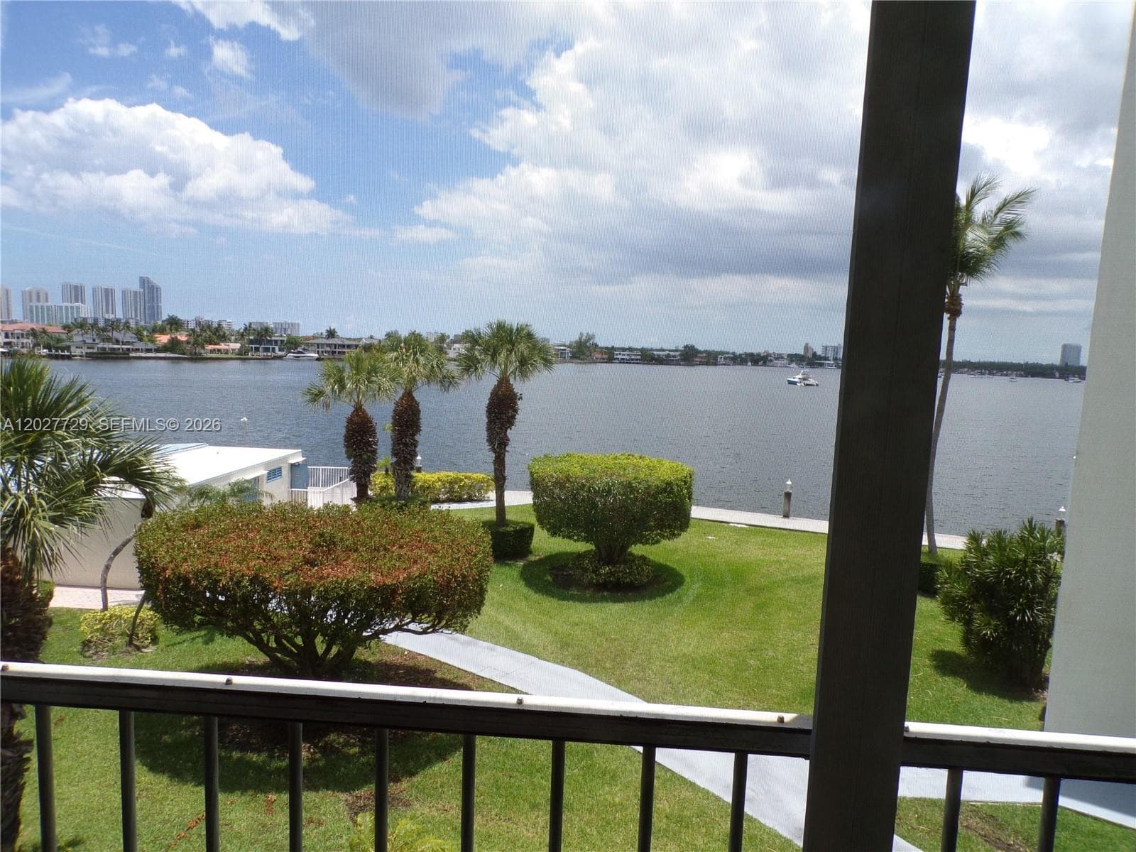 3010 Marcos Dr # R314, Aventura, FL 33160 photo 5