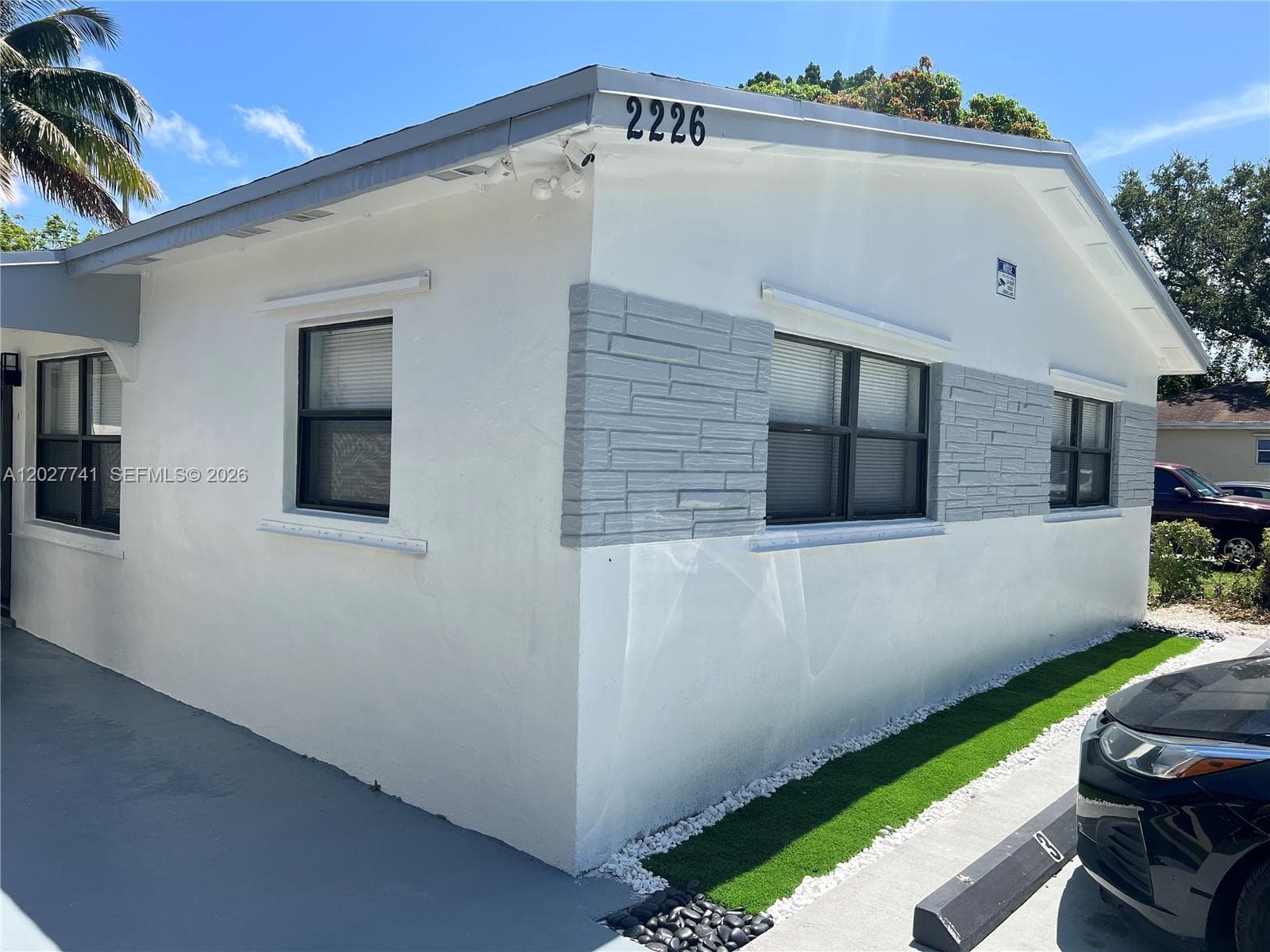 2226 Cody St, Hollywood, FL 33020 photo 2