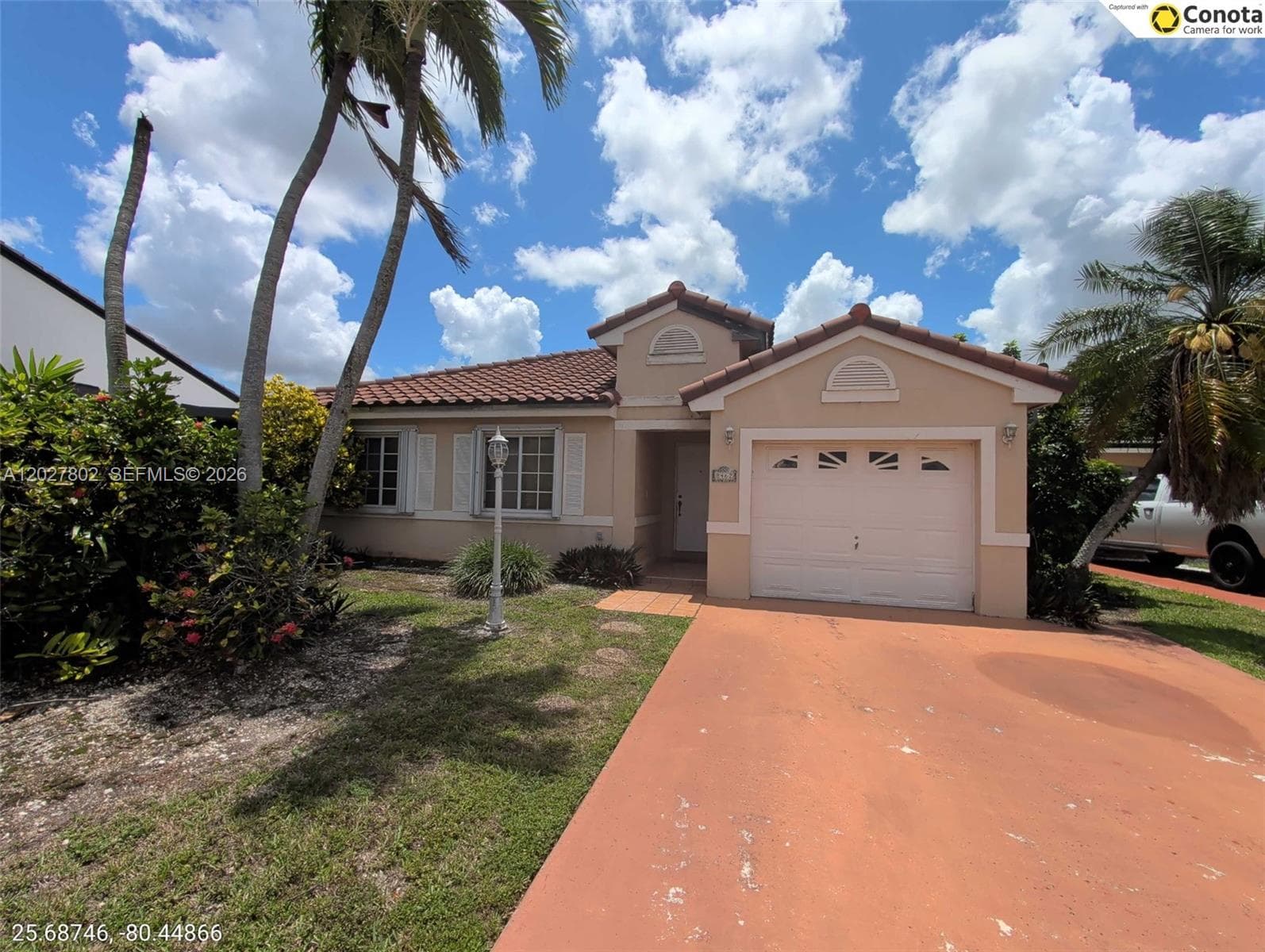 8462 SW 158th Ct, Miami, FL 33193 photo 2