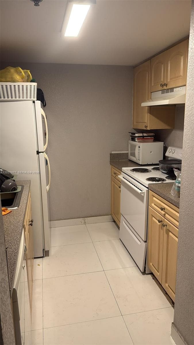 814 NW 36th Ave # 208, Miami, FL 33125 photo 3