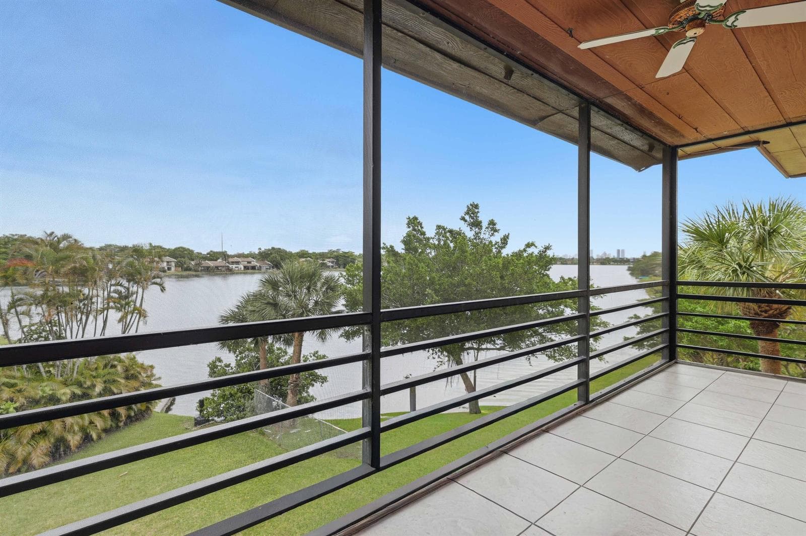 661 NE 195th Street # 310, Miami, FL 33179 photo 4