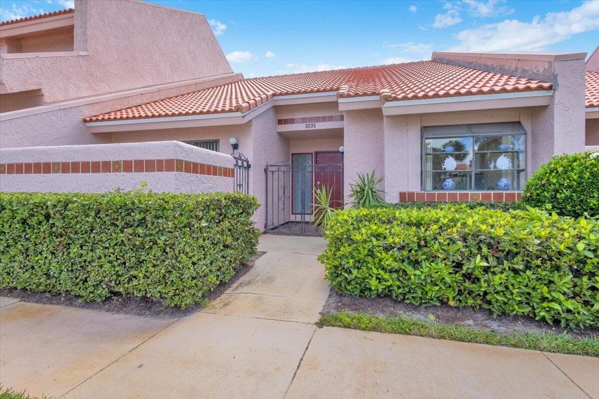3535 SE Sandpiper Circle, Port St. Lucie, FL 34952 photo 2