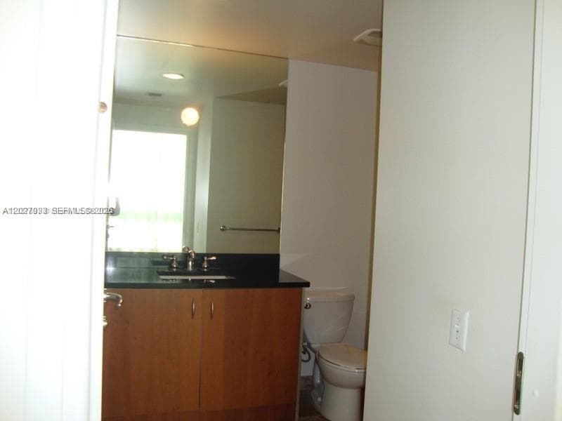 300 S Biscayne Blvd # T-2909, Miami, FL 33131 photo 2