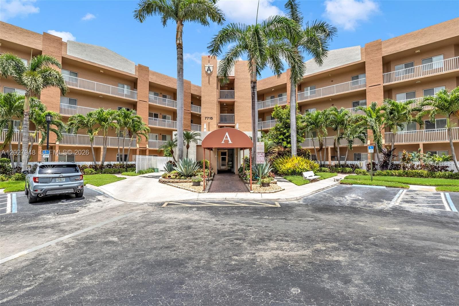 7715 Yardley Dr # 106, Tamarac, FL 33321 photo 3