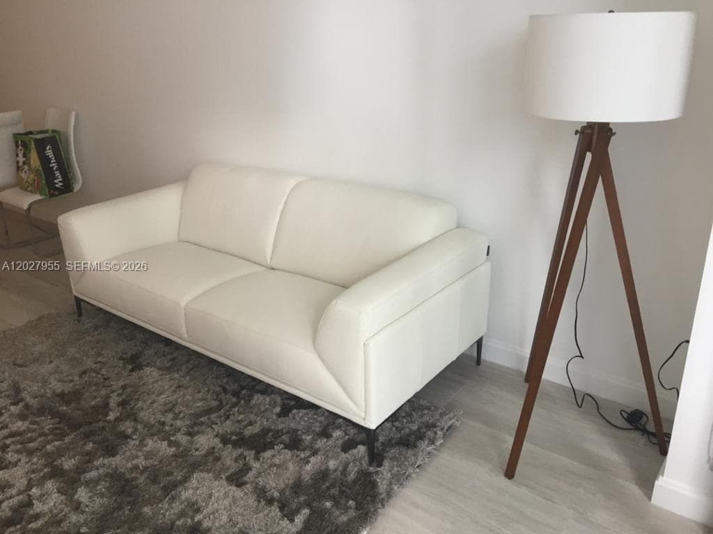 55 SW 9th St # 2709, Miami, FL 33130 photo 4