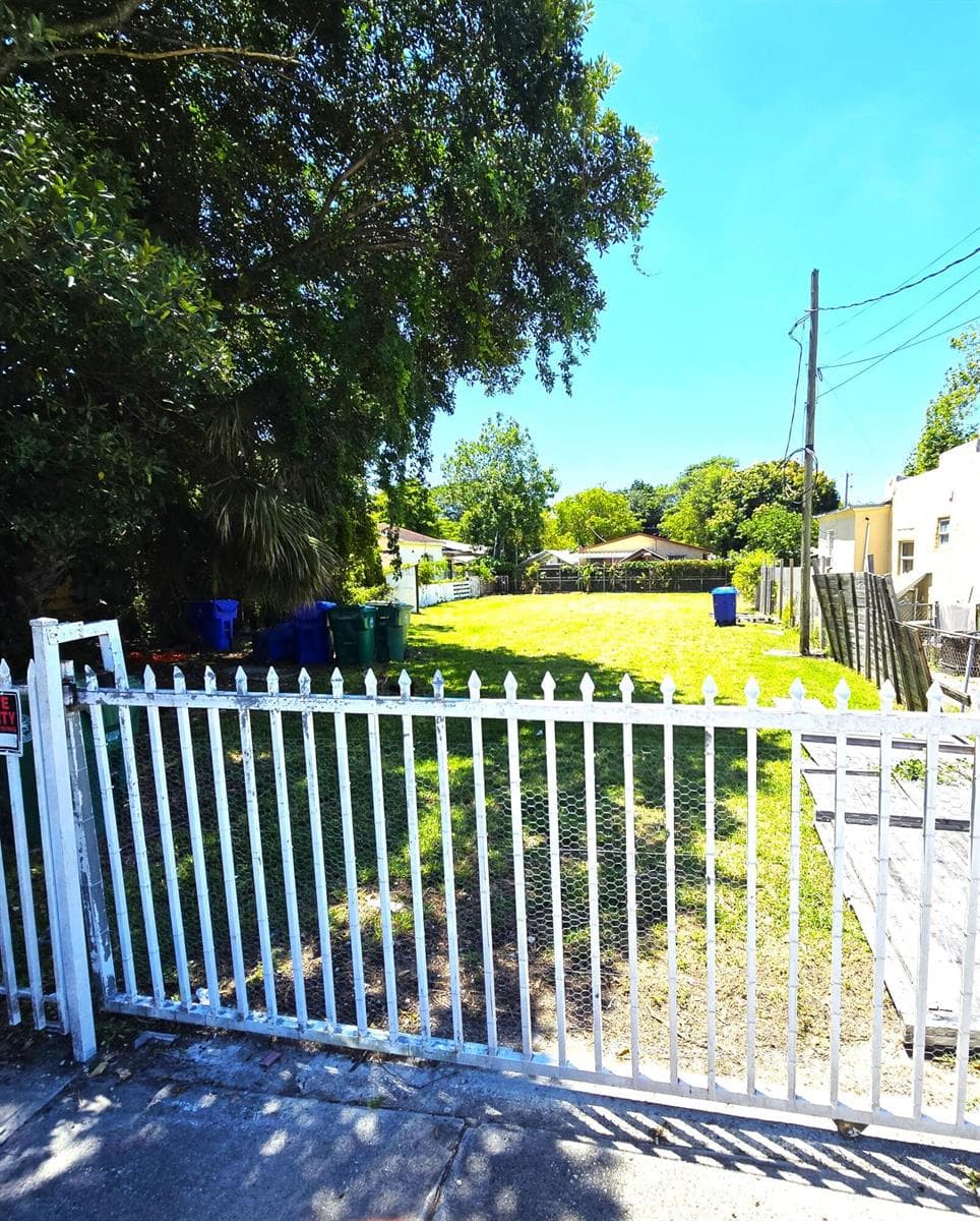 1252 NW 35th Street, Miami, FL 33142 photo 2
