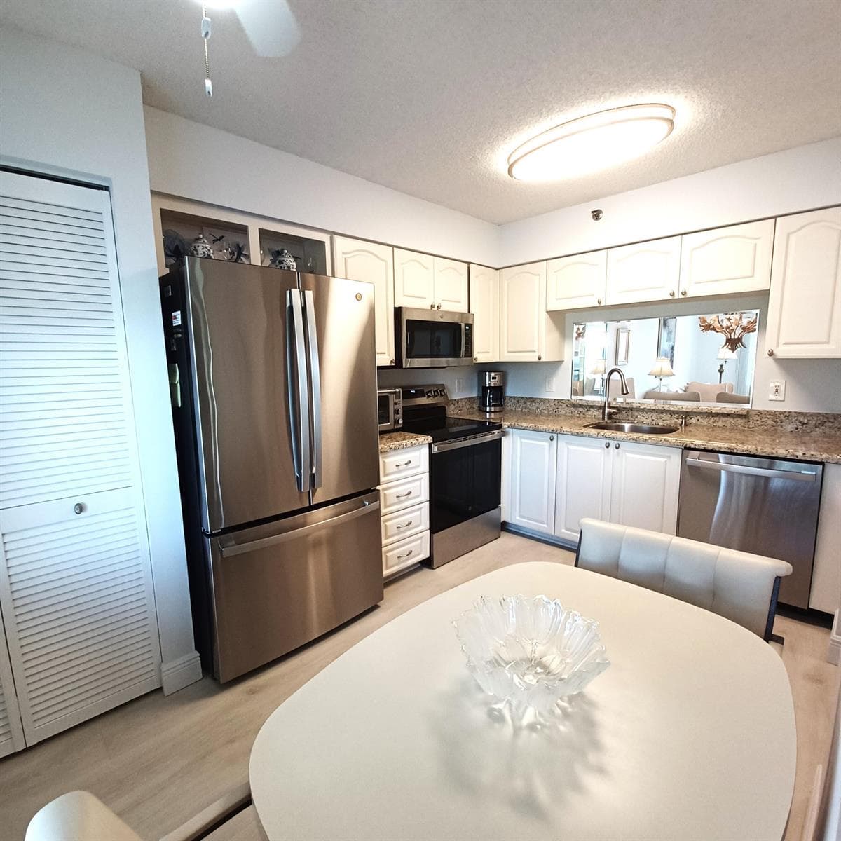 7260 Kinghurst Drive # 406, Delray Beach, FL 33446 photo 5