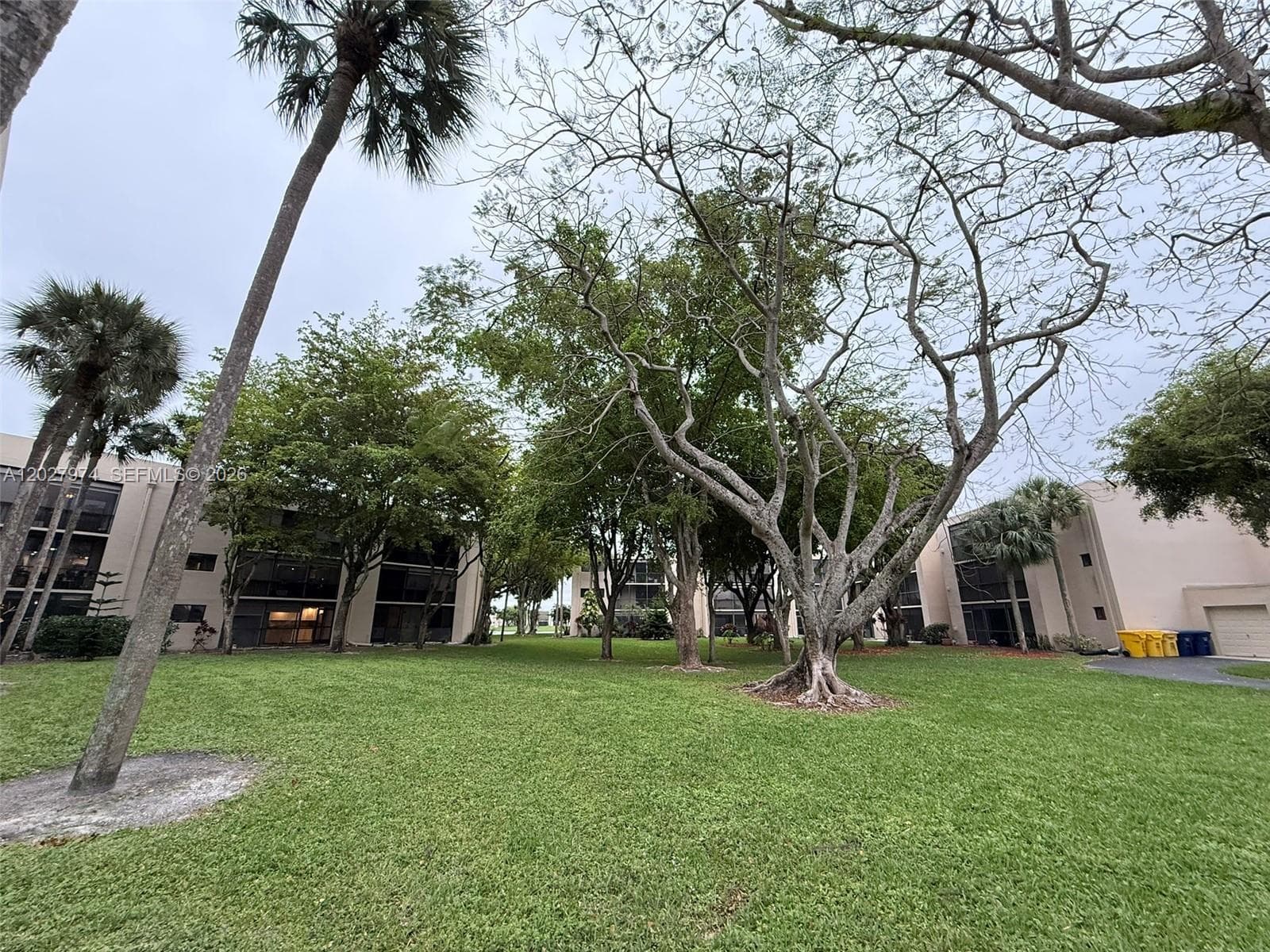 5220 Las Verdes Cir # 114, Delray Beach, FL 33484 photo 3