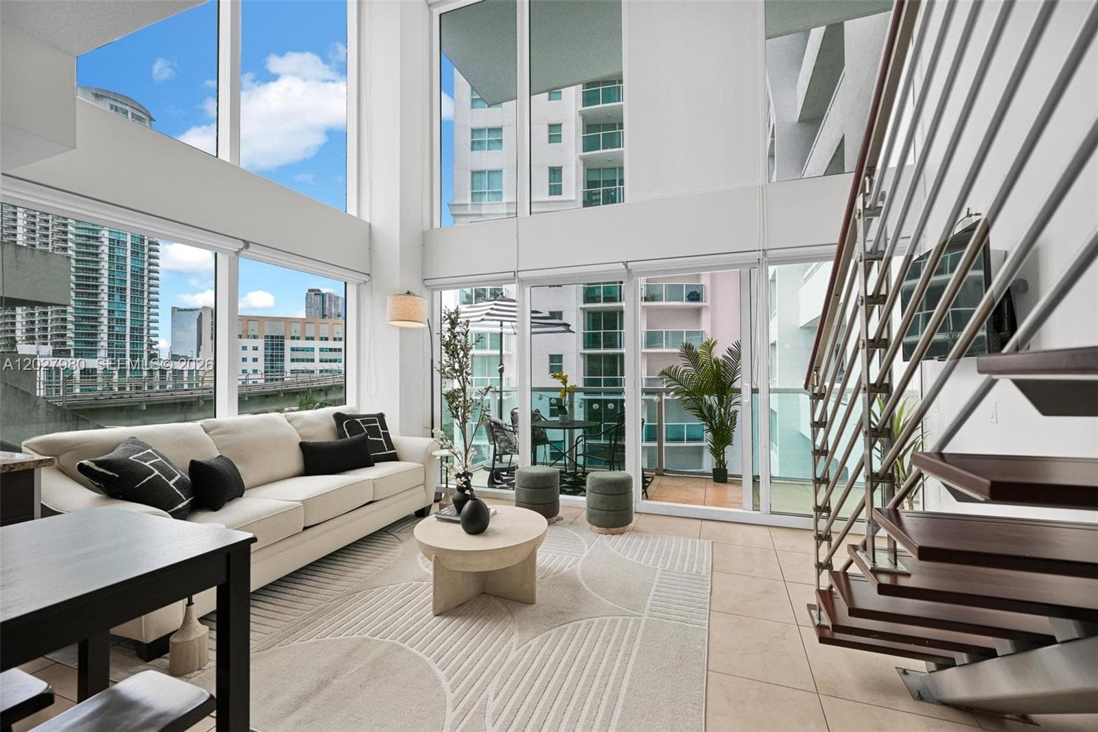 41 SE 5th St # 517, Miami, FL 33131 photo 2
