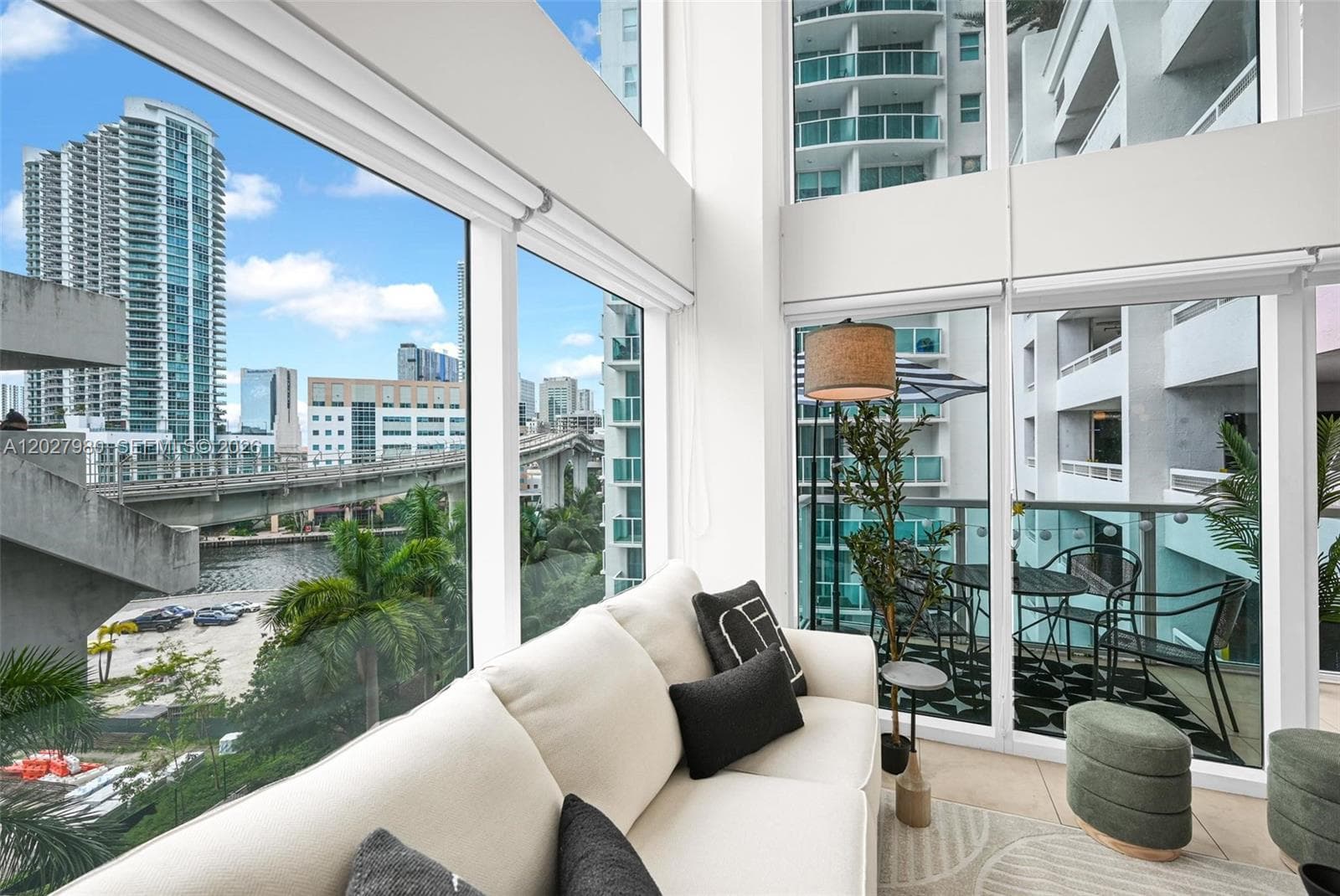 41 SE 5th St # 517, Miami, FL 33131 photo 3