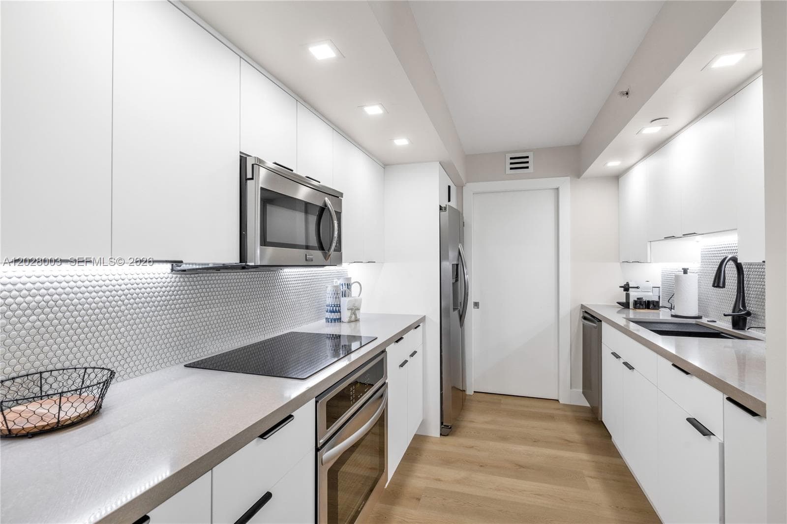 6917 Collins Ave # 1404, Miami Beach, FL 33141 photo 2
