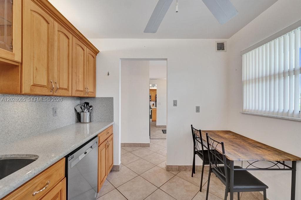 1025 SE 2nd Ave # 208, Dania Beach, FL 33004 photo 5
