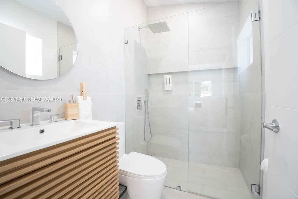 13800 NE 1st Ave, Miami, FL 33161 photo 3