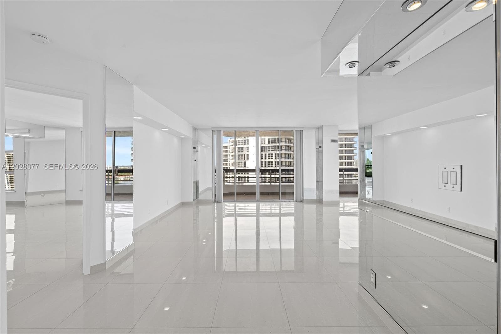 19195 NE 36th Ct # 2705, Aventura, FL 33180 photo 2