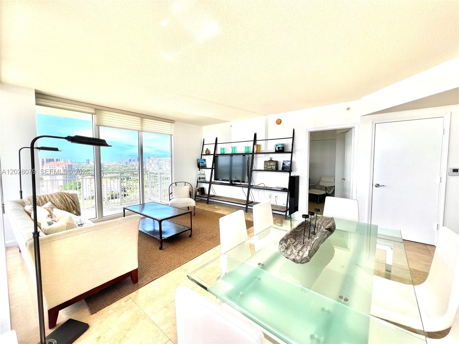 19501 W Country Club Dr # 2313, Aventura, FL 33180 photo 2