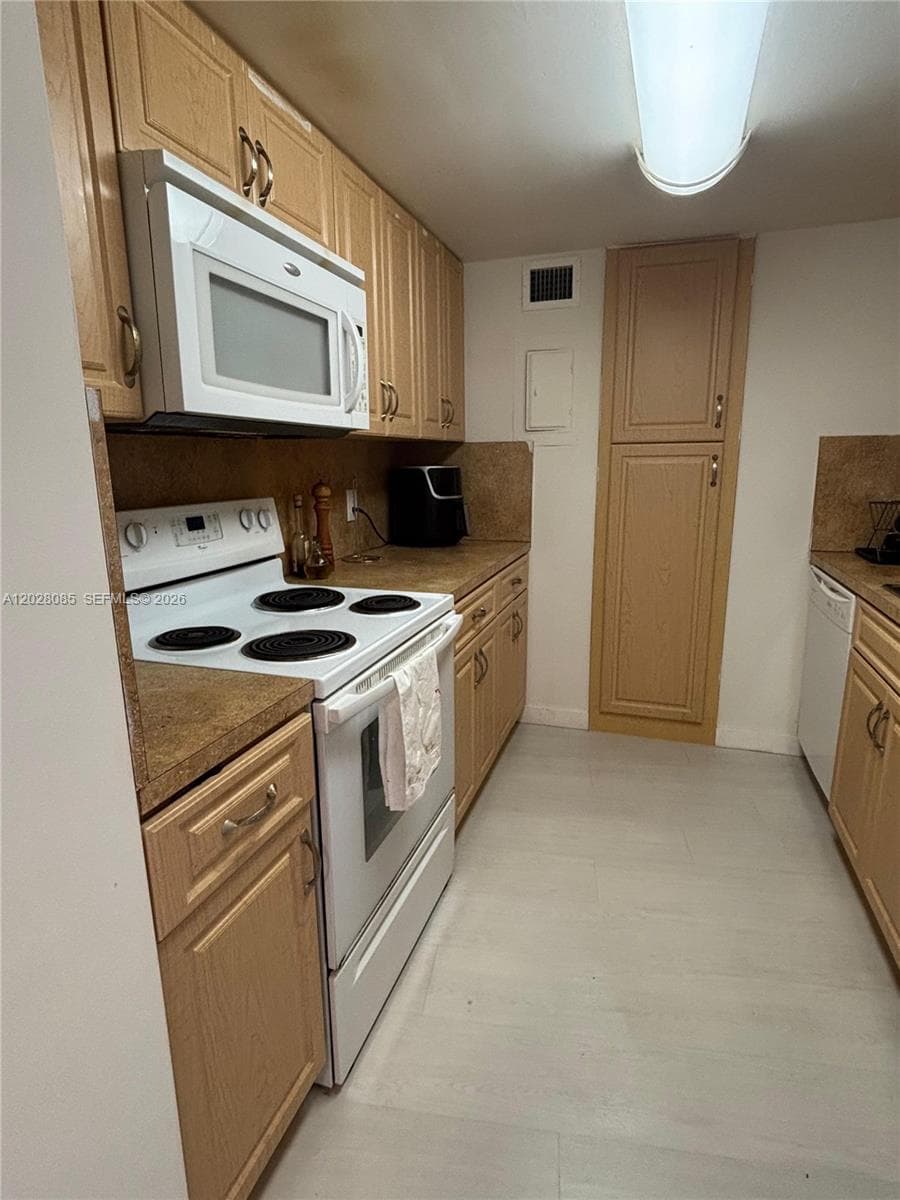 900 Bay Dr # 811, Miami Beach, FL 33141 photo 4