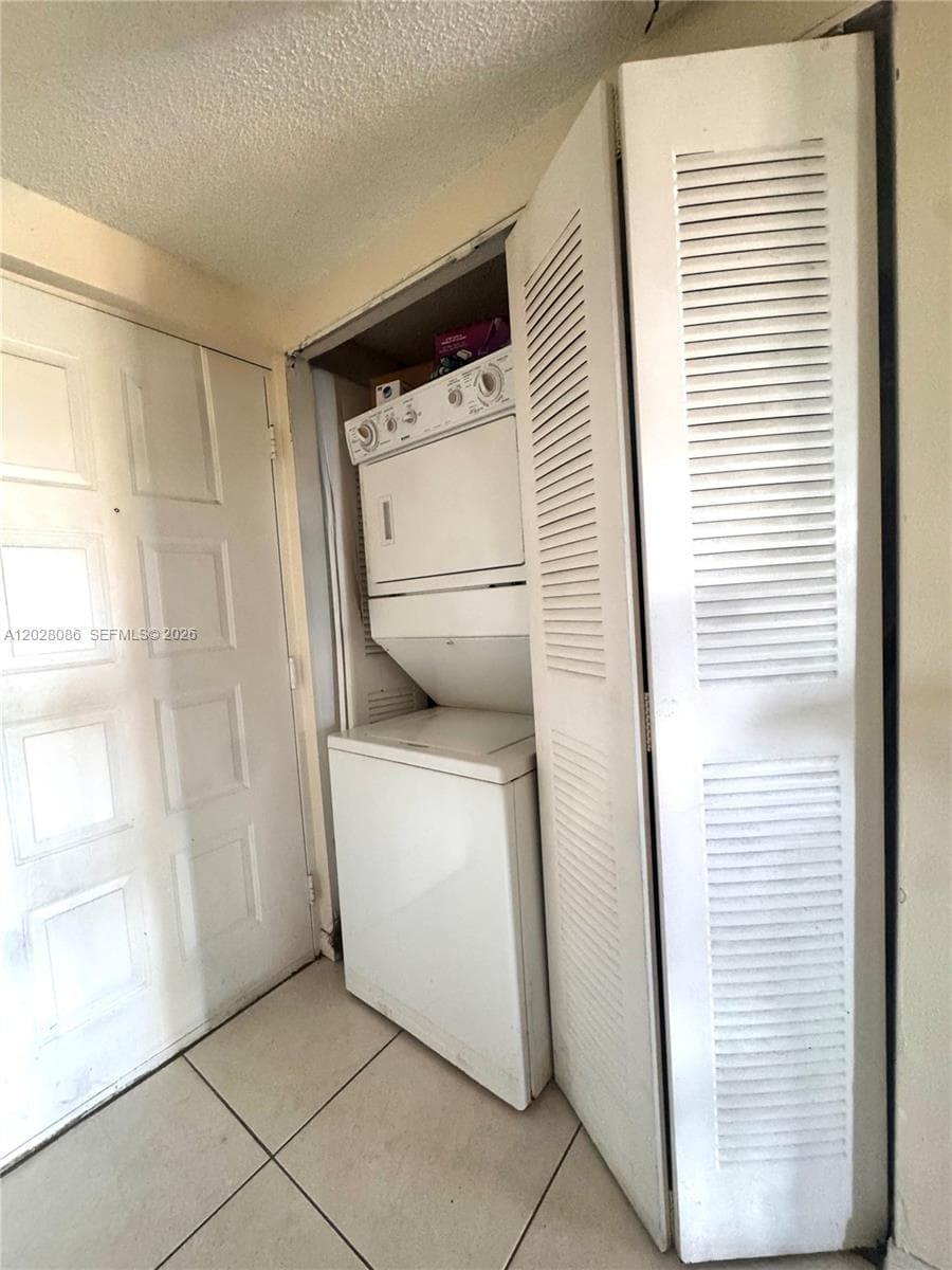 8290 Lake Dr # 506, Doral, FL 33166 photo 2