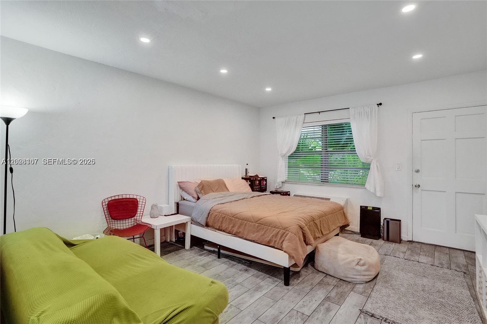 911 Meridian Ave # 104, Miami Beach, FL 33139 photo 2