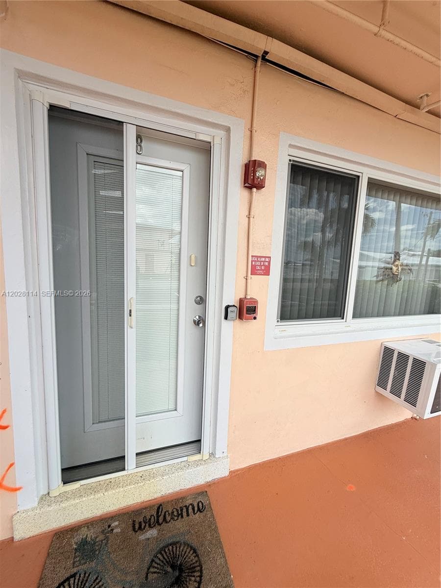 725 SW 11 Ave # F8, Hallandale Beach, FL 33009 photo 3