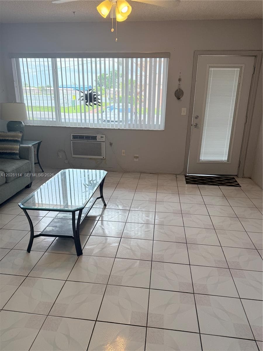 725 SW 11 Ave # F8, Hallandale Beach, FL 33009 photo 5