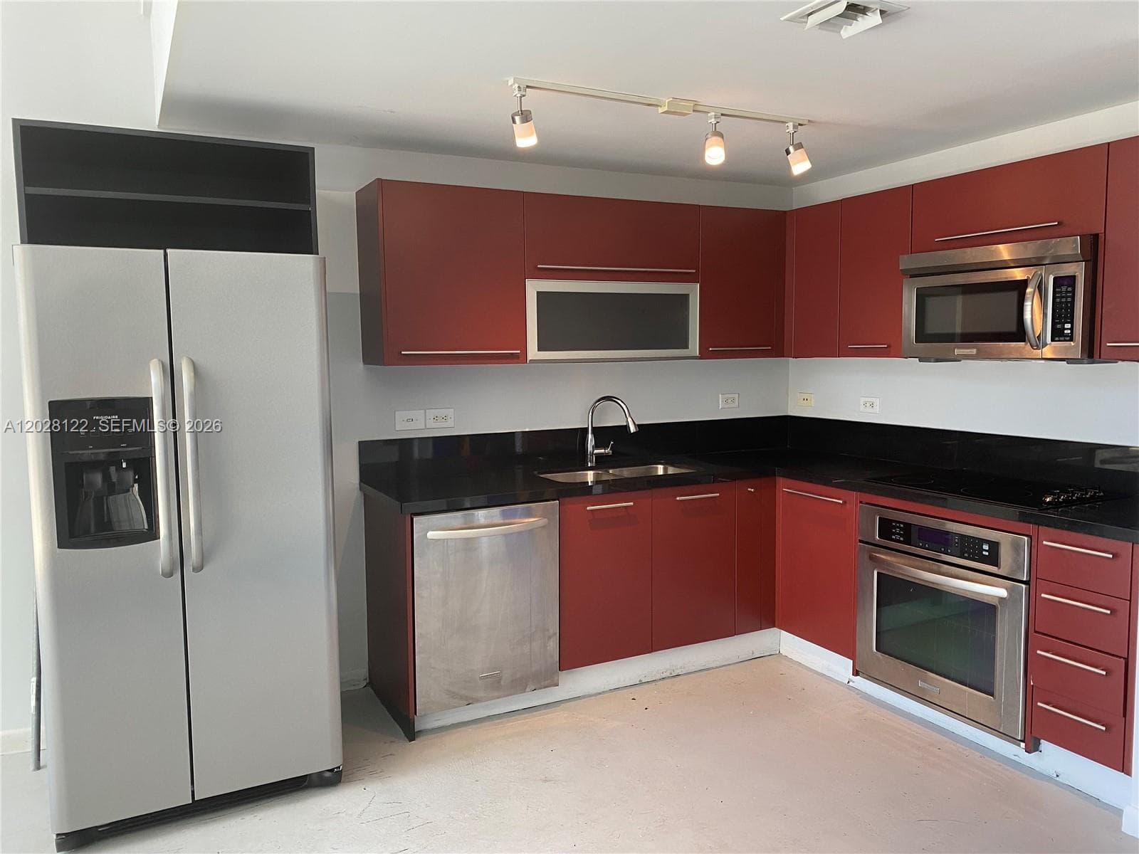 253 NE 2nd St # 621, Miami, FL 33132 photo 3