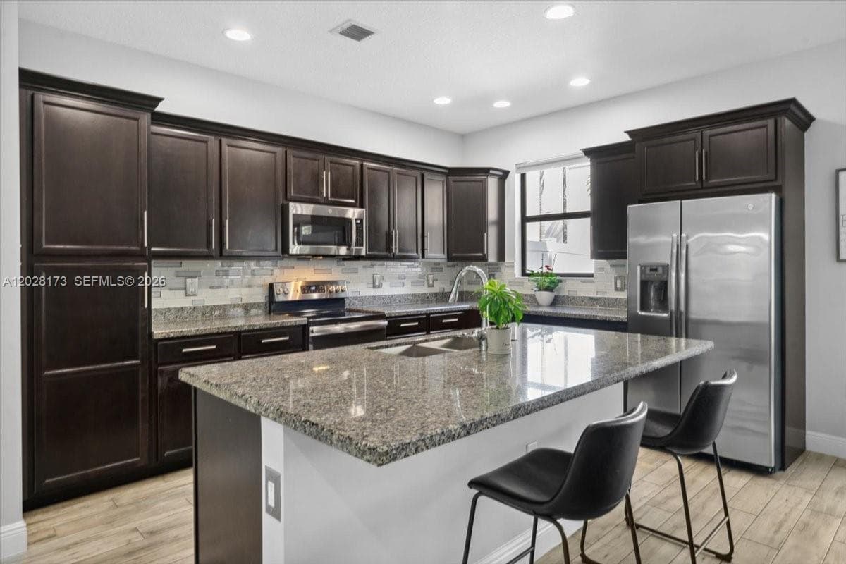 20975 NW 1st Ct, Pembroke Pines, FL 33029 photo 5