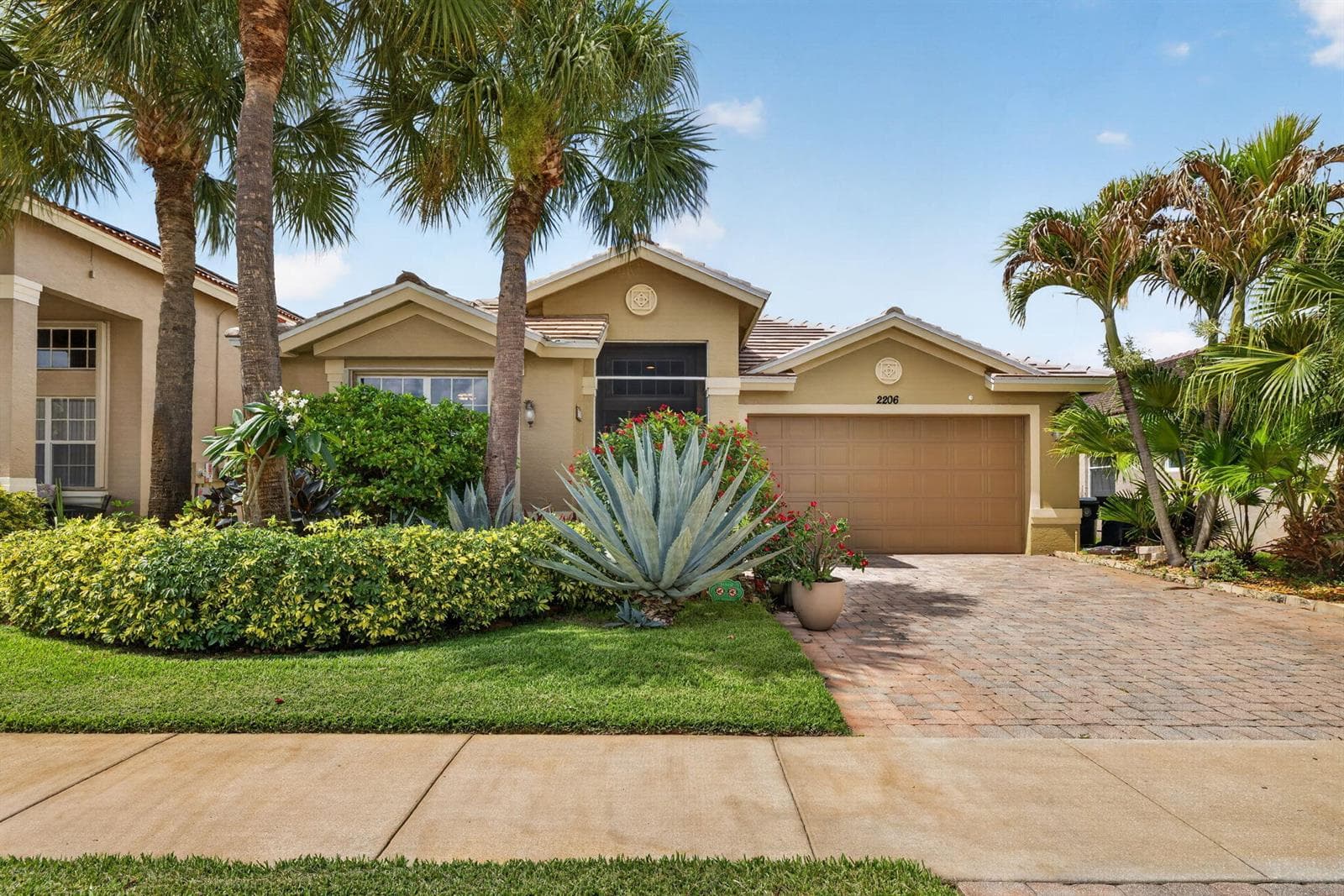 2206 Newport Isles Boulevard, Port St. Lucie, FL 34953 photo 2