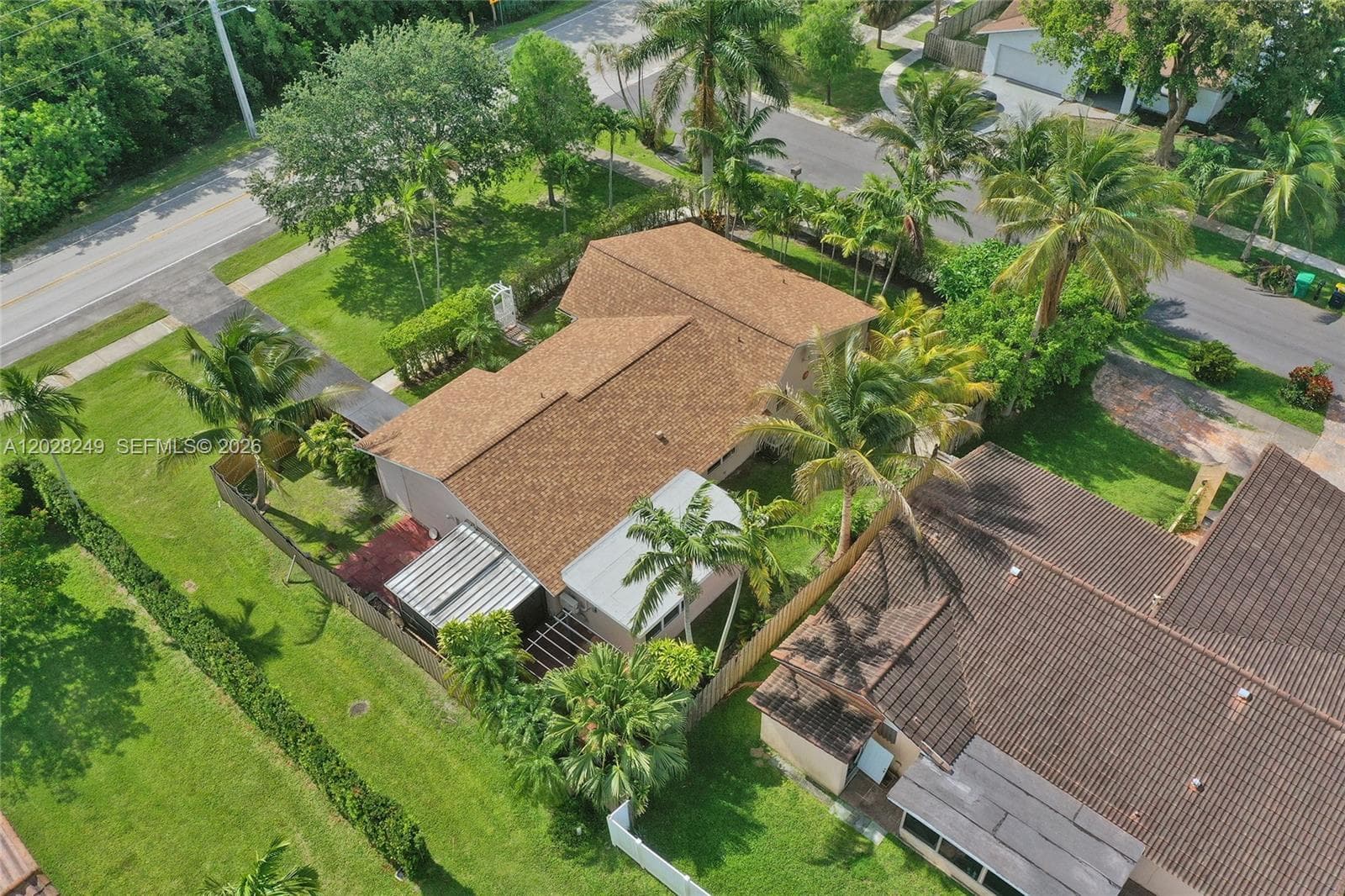 417 SE 4th St, Dania Beach, FL 33004 photo 2