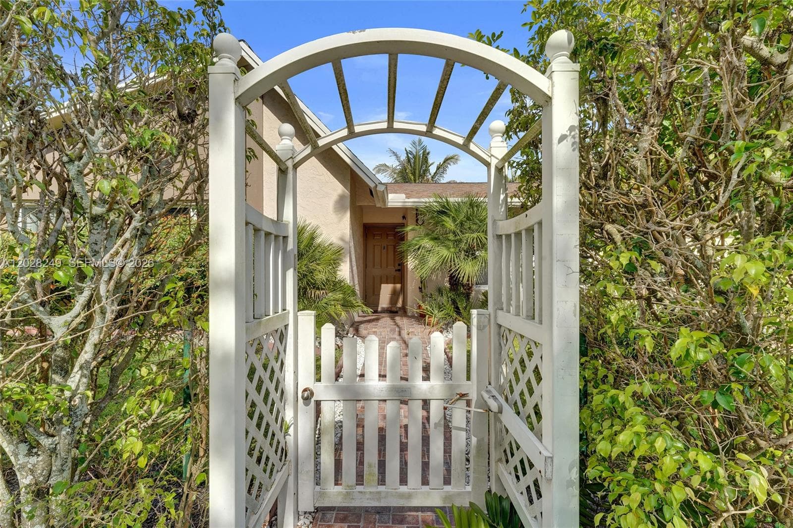 417 SE 4th St, Dania Beach, FL 33004 photo 4
