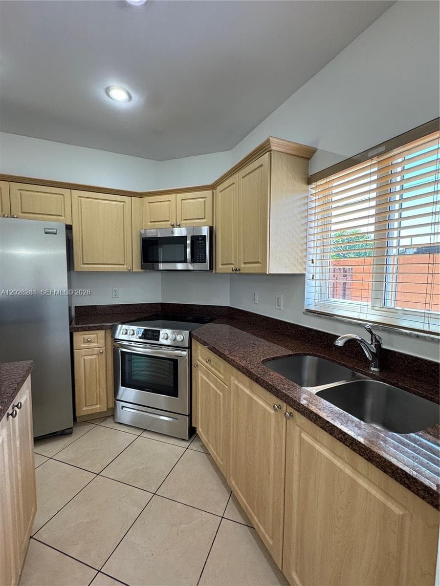 6004 SW 8th St # 2, West Miami, FL 33144 photo 3