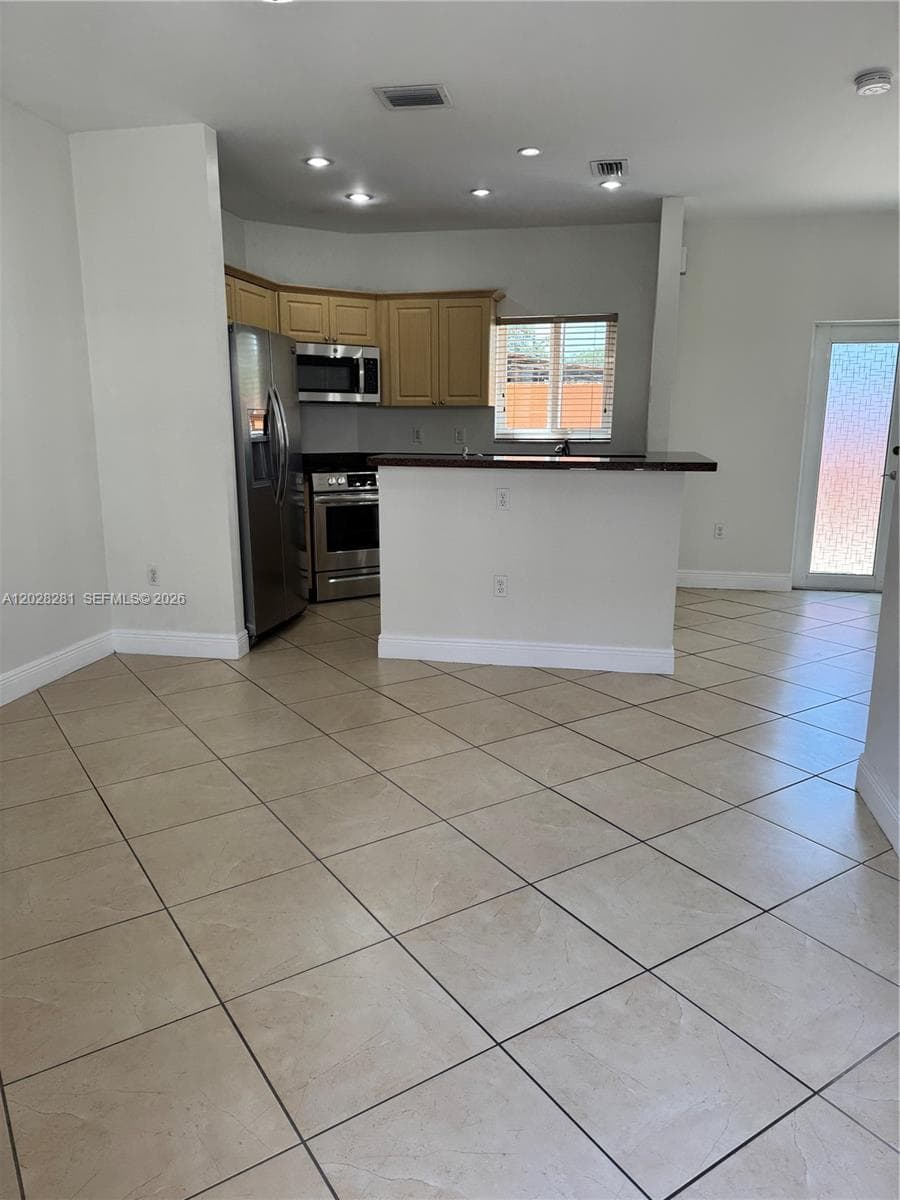 6004 SW 8th St # 2, West Miami, FL 33144 photo 4