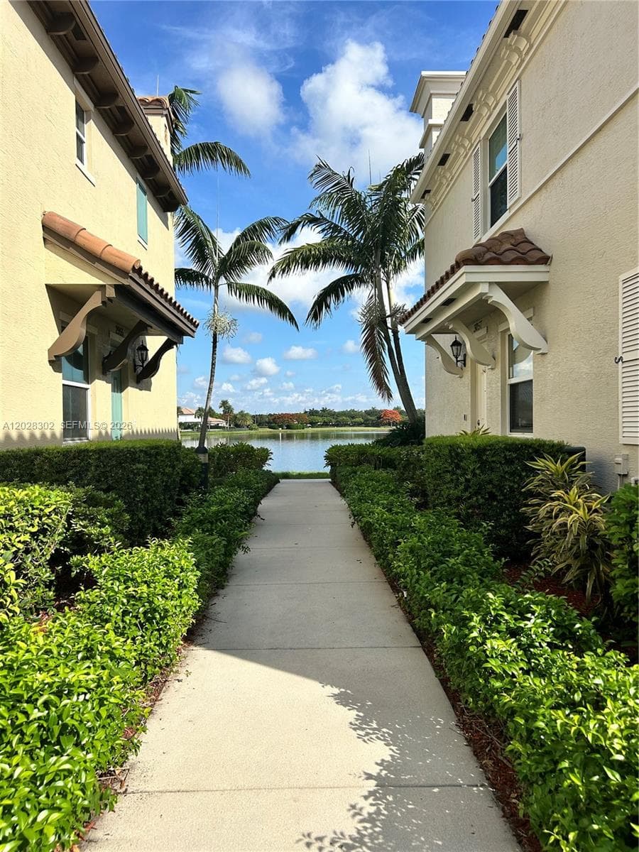 3057 Tortola Way, Hollywood, FL 33024 photo 2