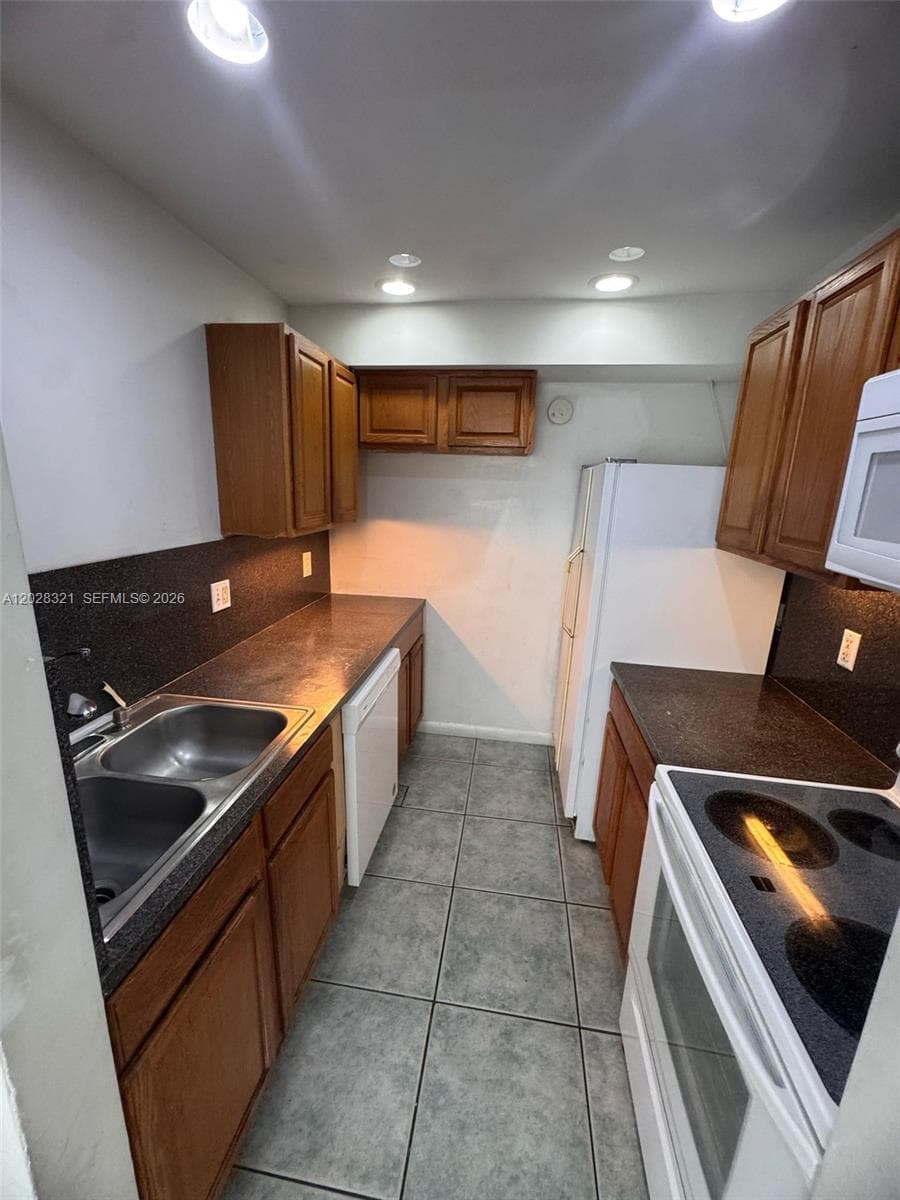 2120 Sherwood Forest Blvd # 30, West Palm Beach, FL 33415 photo 4