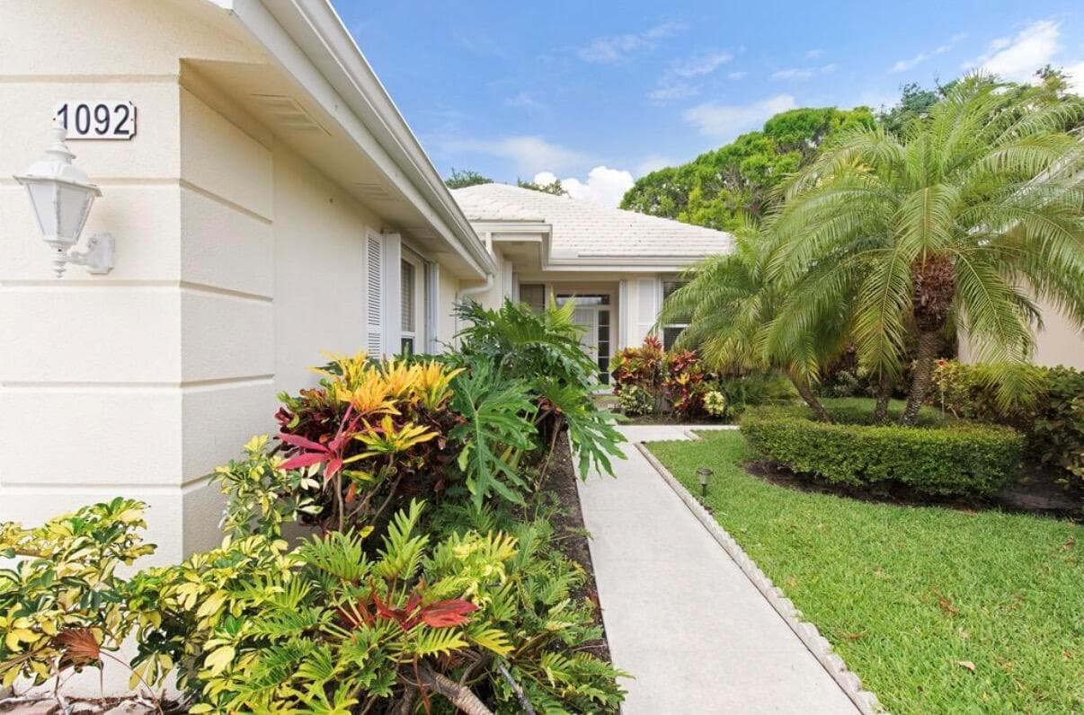1092 Bedford Avenue, Palm Beach Gardens, FL 33403 photo 2
