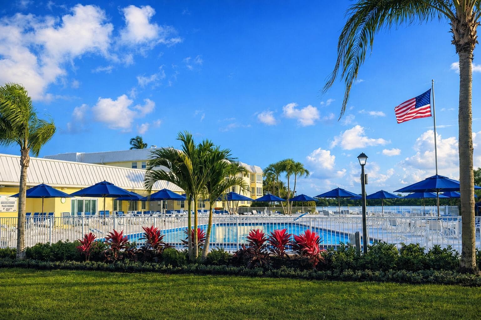 18 COLONIAL CLUB Drive # 200, Boynton Beach, FL 33435 photo 2