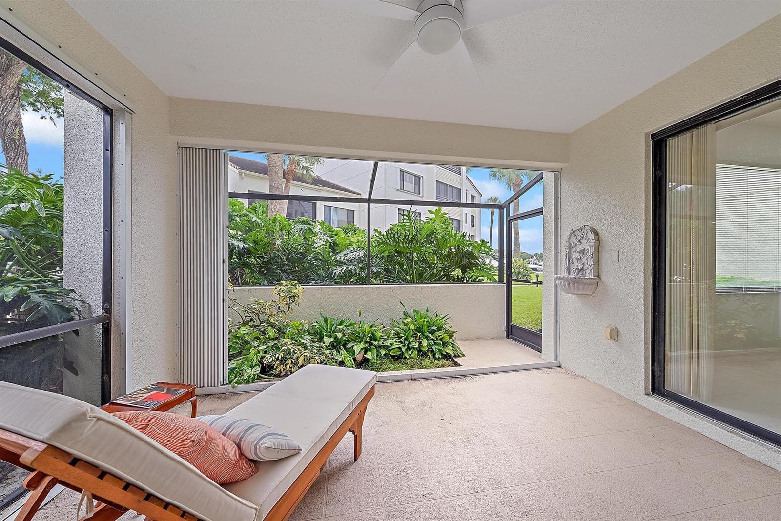811 Oak Harbour Drive, Juno Beach, FL 33408 photo 2