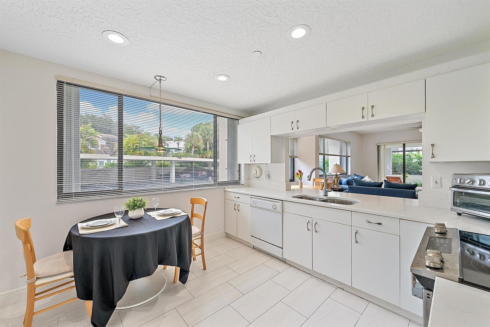 811 Oak Harbour Drive, Juno Beach, FL 33408 photo 5